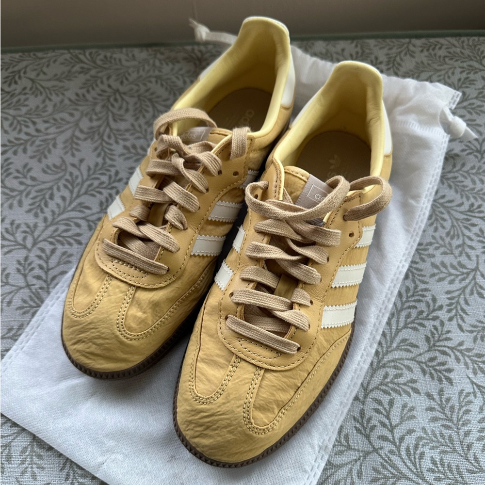 adidas Women's Yellow and White Sneakers
